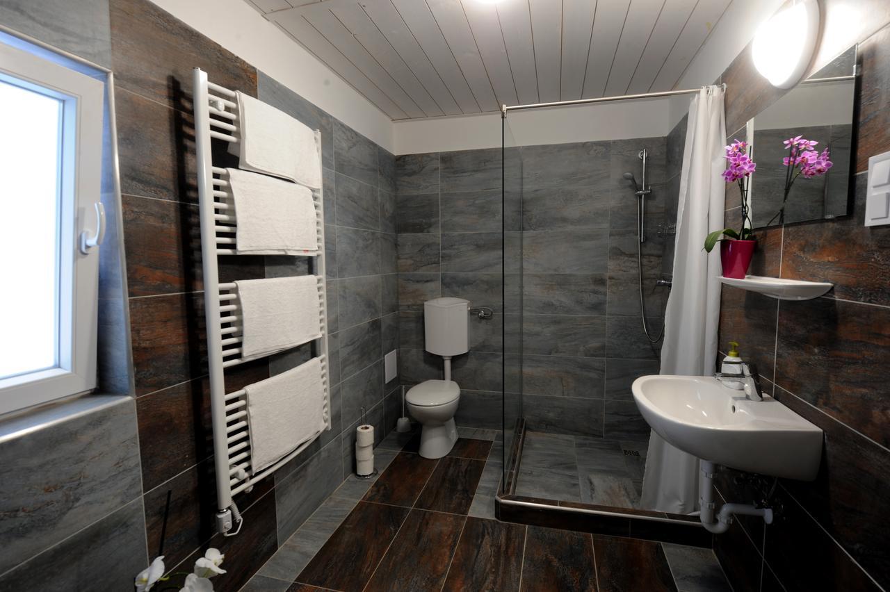 Tiszaliget Apartman Es Szallo Szolnok Zewnętrze zdjęcie